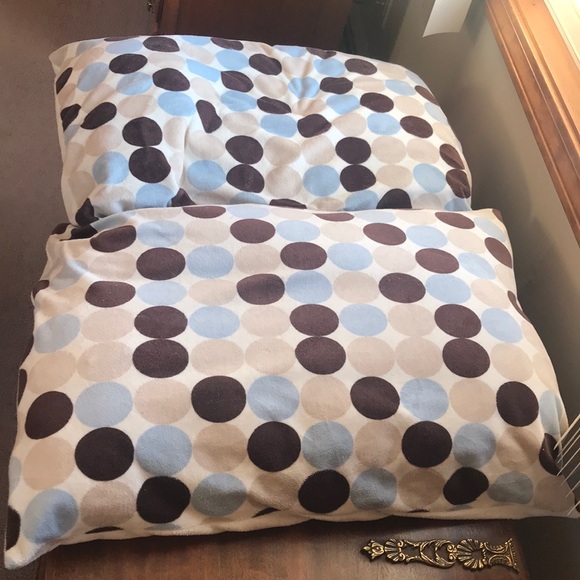 2 EUC Plush Pillow Cases - Picture 2 of 8
